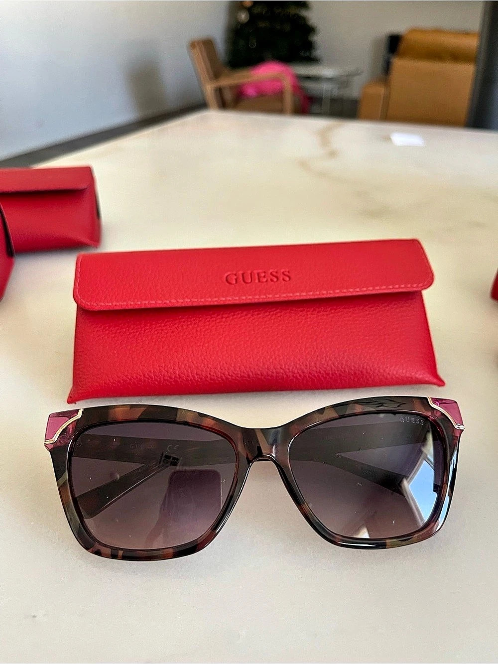GUESS Women's Oversized Sunglasses in Brown & Red